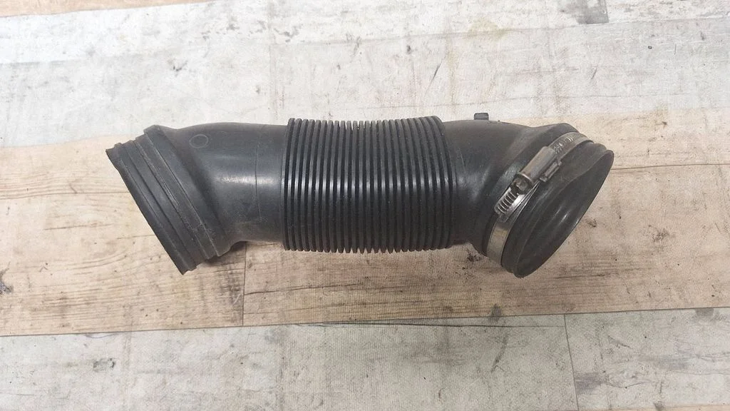 Air intake hose/pipe – Opel Vectra C (2005-2009)