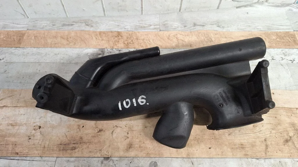 Air intake hose/pipe