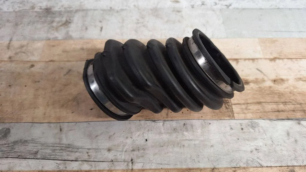 Air intake hose/pipe