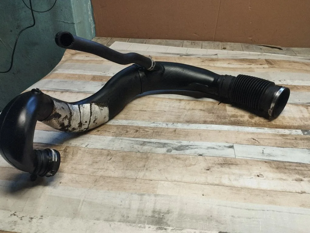 Air intake hose/pipe