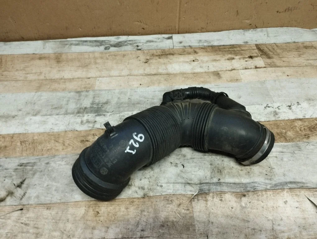Air intake hose/pipe 3C0129654