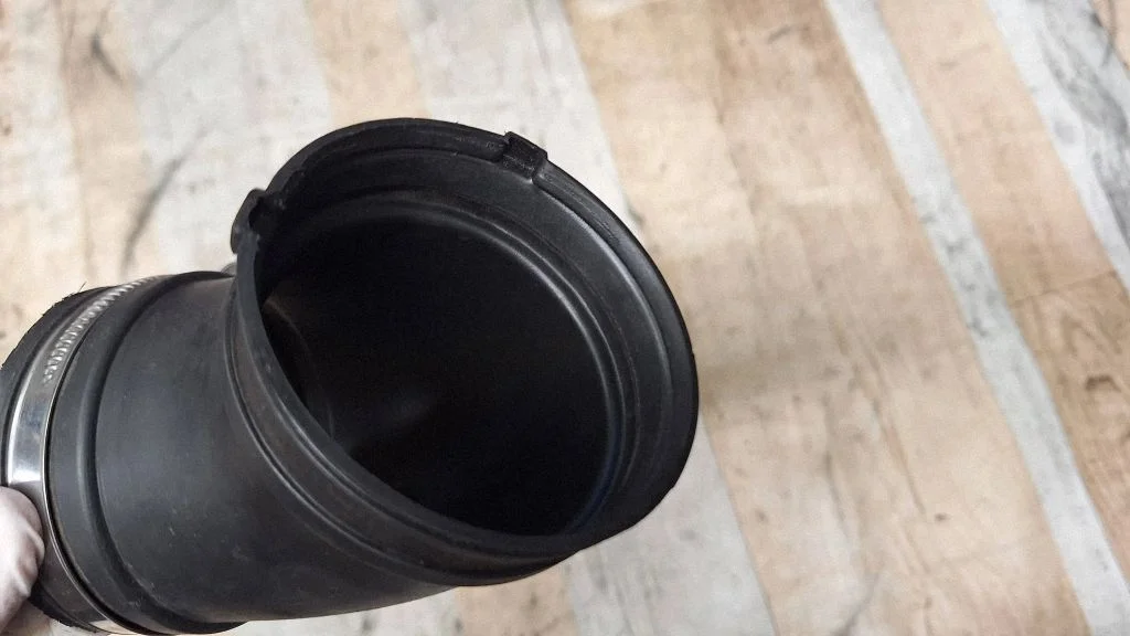 Air intake hose/pipe – Opel Zafira B (2005-2014)