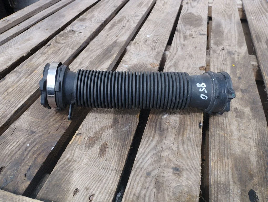 Air intake hose/pipe – Renault Megane III (2009-2016)