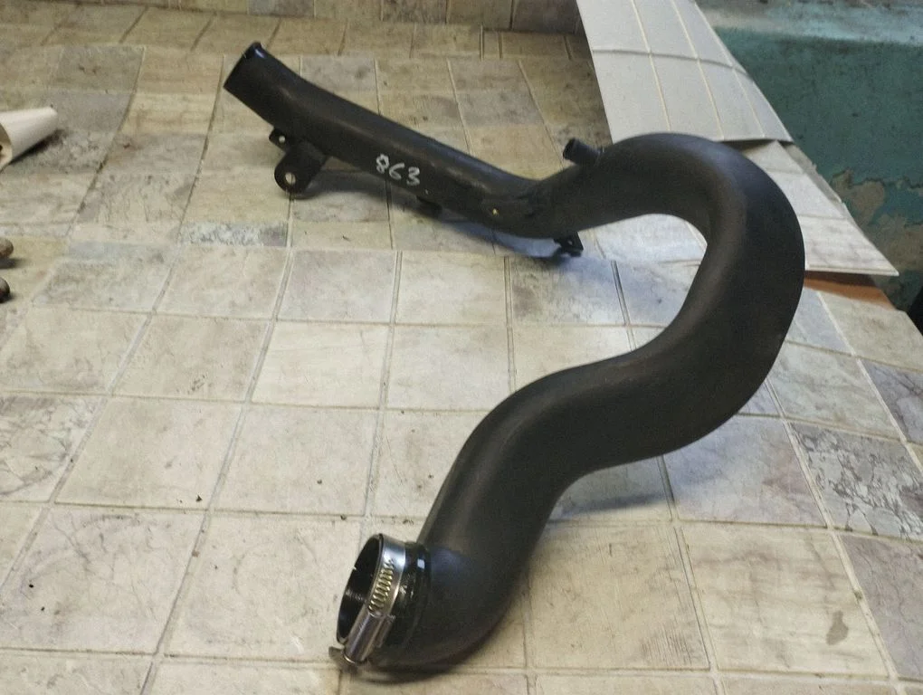 Air intake hose/pipe