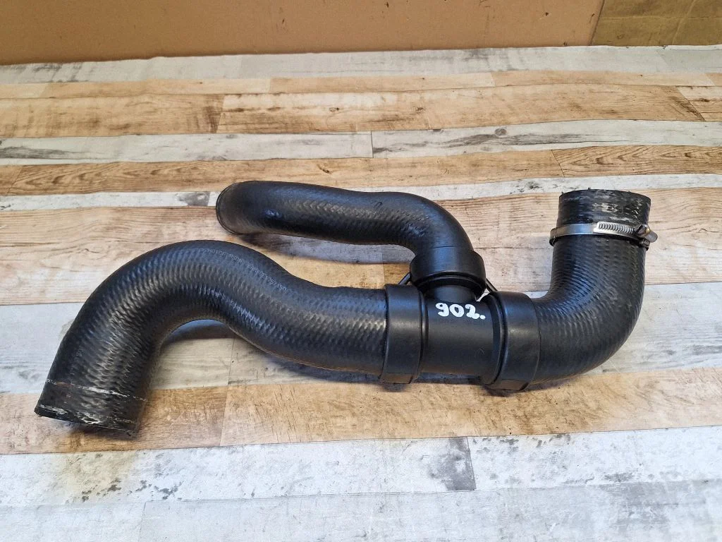 Air intake hose/pipe