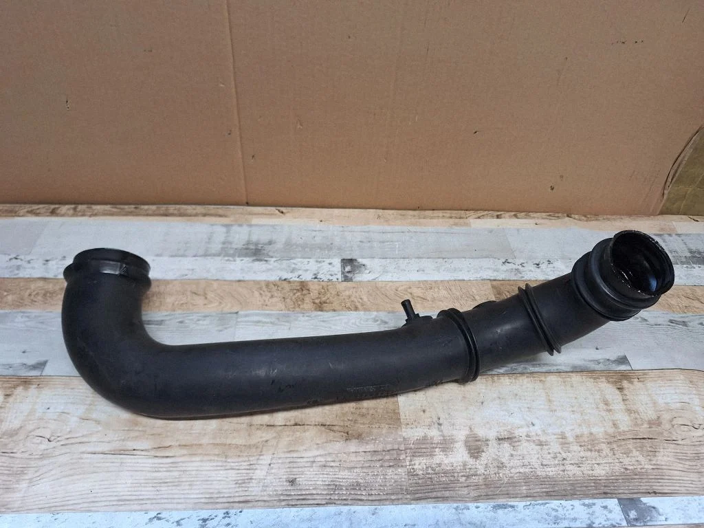 Air intake hose/pipe 30645294