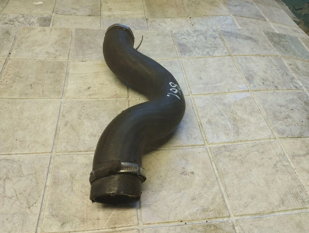 Air intake hose/pipe – Opel Zafira A (1999-2005)