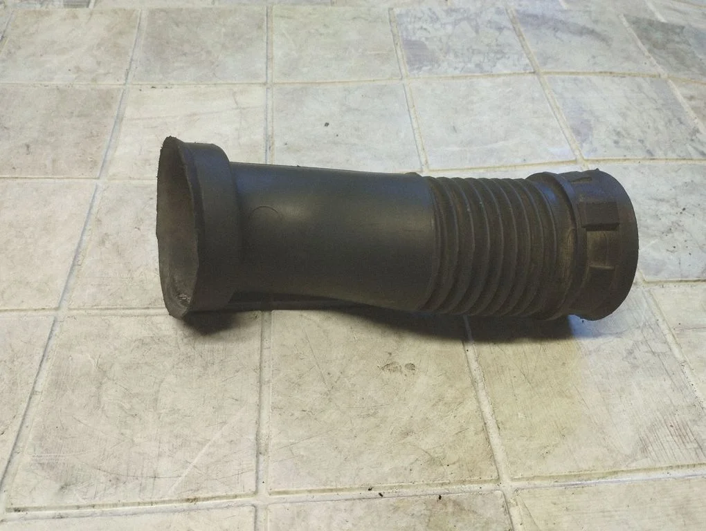 Air intake hose/pipe – Opel Zafira A (1999-2005)