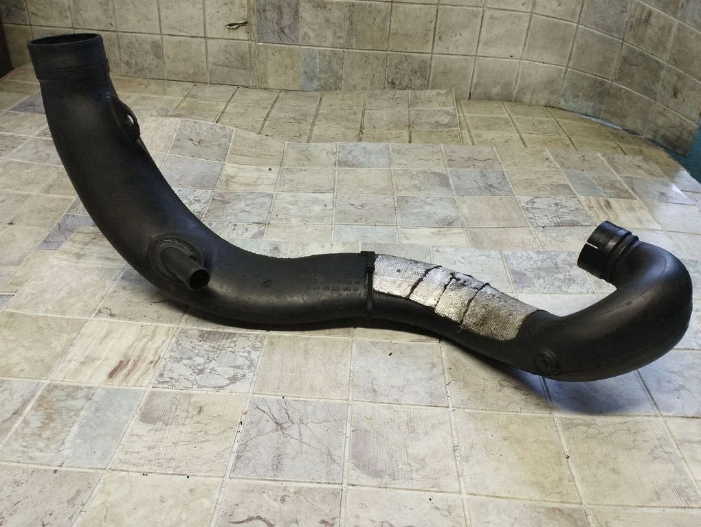 Air intake hose/pipe – Peugeot 406 (1999-2006)