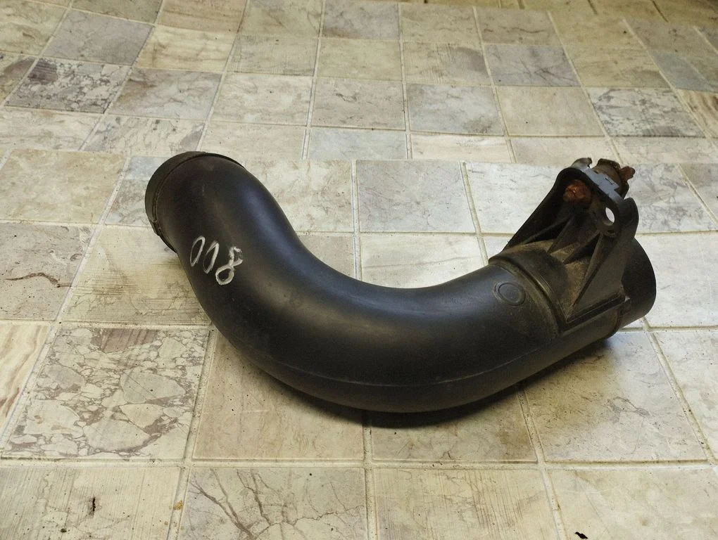 Õhu sisselaske voolik (-ud)/ toru (-d) – Subaru Outback (2009-2014)