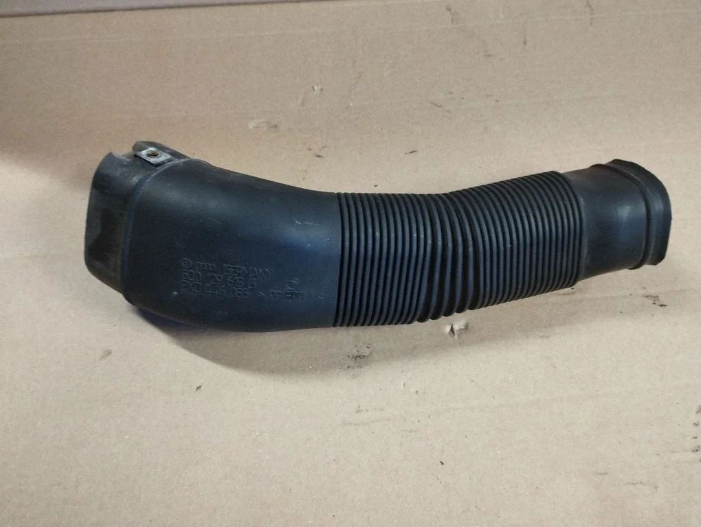 Air intake hose/pipe 6Q0129618G