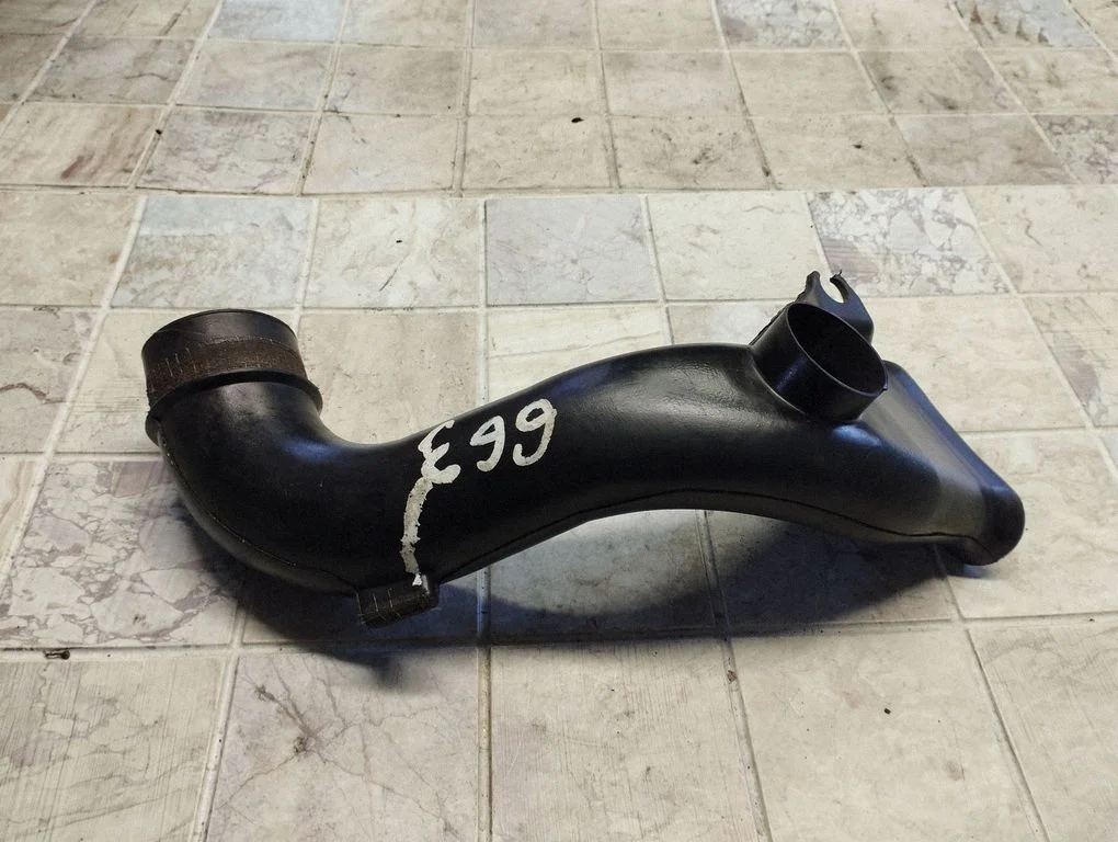 Air intake hose/pipe – Toyota Avensis T250 (2003-2006)