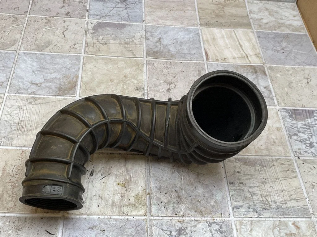 Air intake hose/pipe 08634143