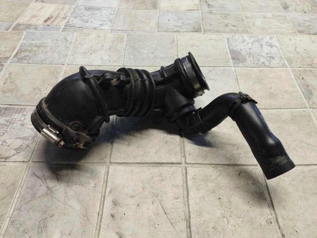 Air intake hose/pipe – Opel Zafira A (1999-2005)