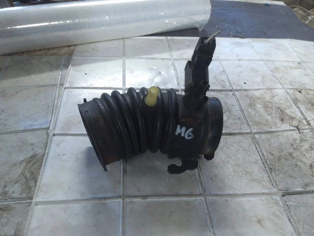 Air intake hose/pipe – Mazda 6 (2002-2008)