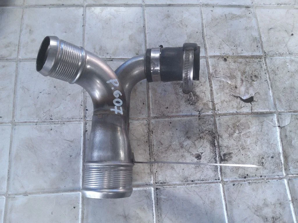 Air intake hose/pipe 9651732080