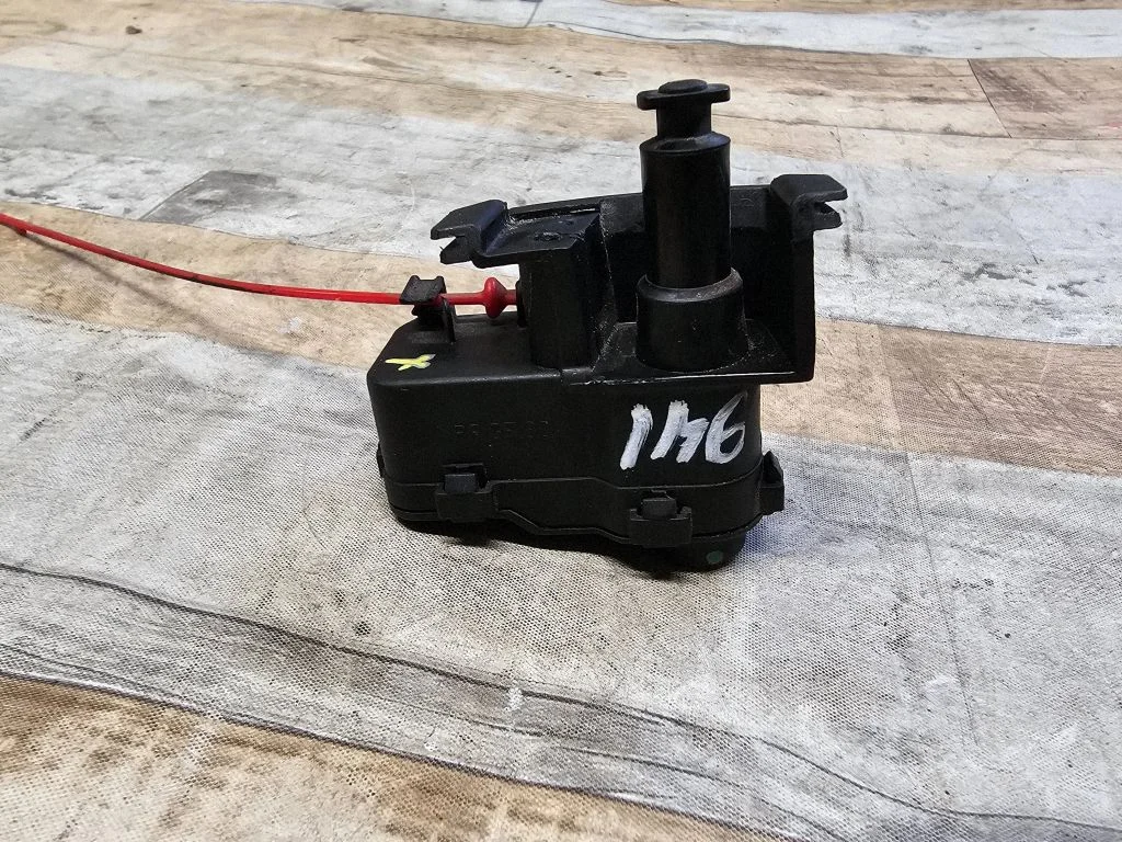 Fuel tank cap lock 8K0862153C
