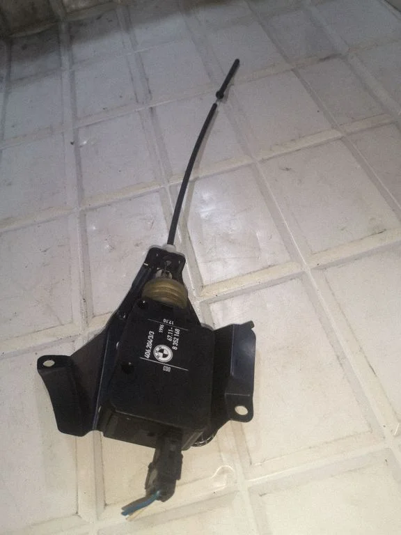 Kütusepaagi korgi lukk 67118352168