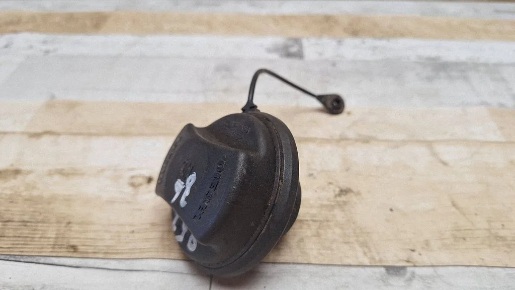 Fuel tank filler cap 13140958