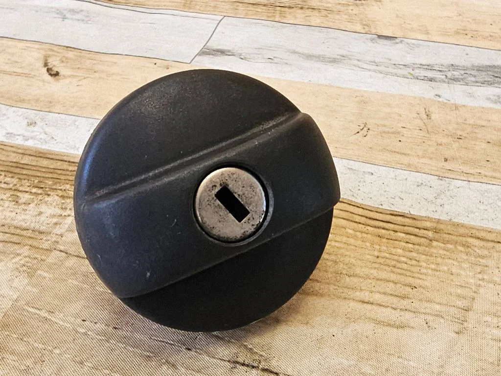 Kütusepaagi keeratav kork