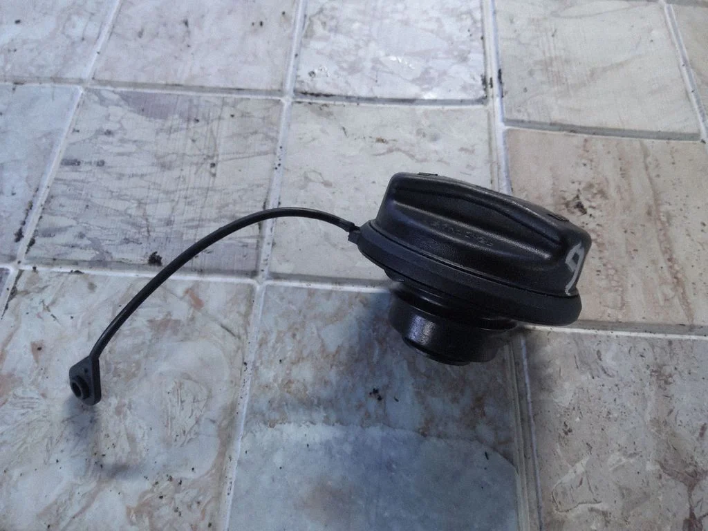 Kütusepaagi keeratav kork – Opel Astra H (2004-2012)