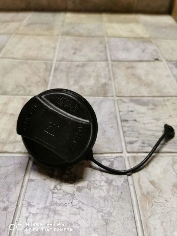 Kütusepaagi keeratav kork – Opel Astra H (2004-2012)