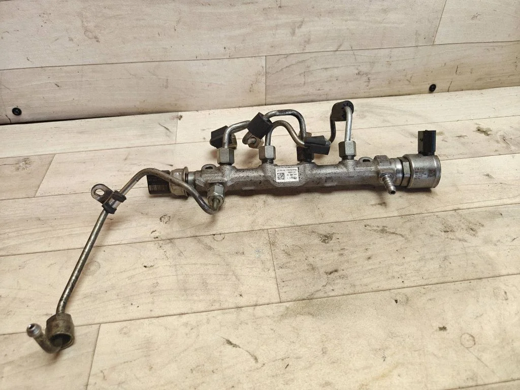 Fuel main line pipe 04L089G