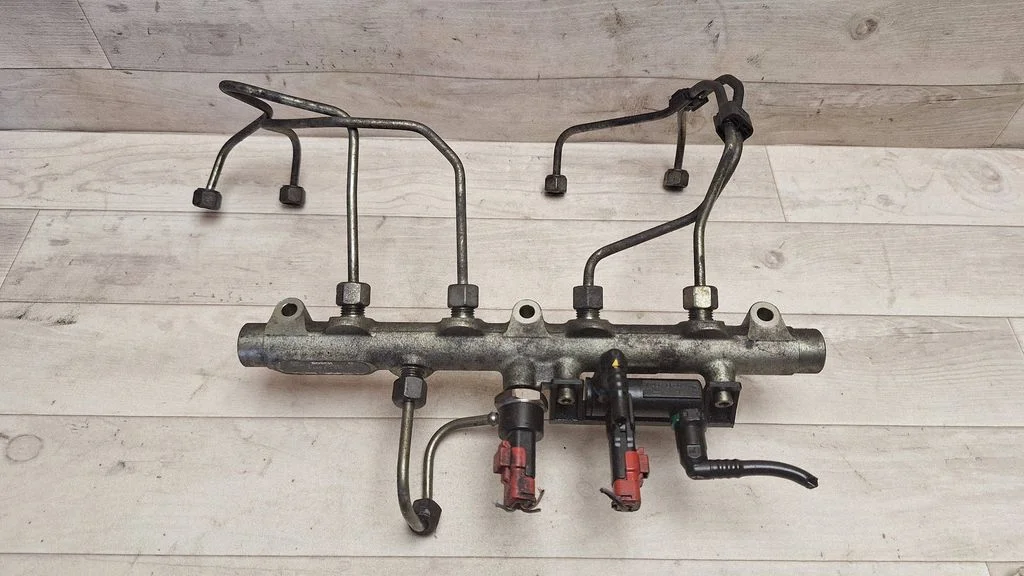 Fuel main line pipe