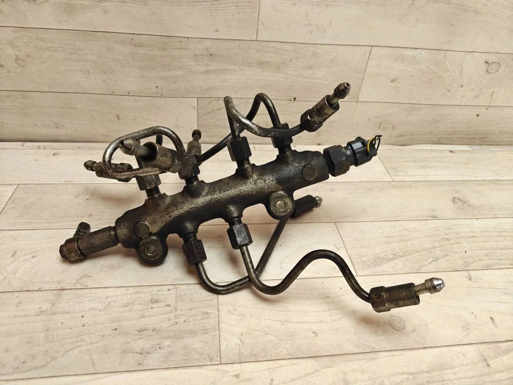 Fuel main line pipe