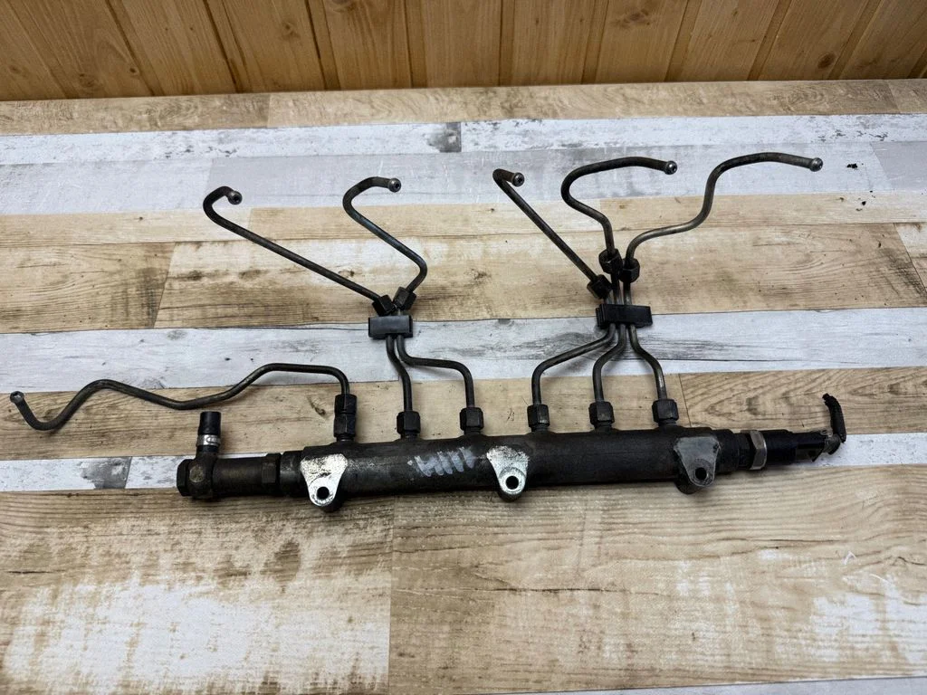 Fuel main line pipe 8658252