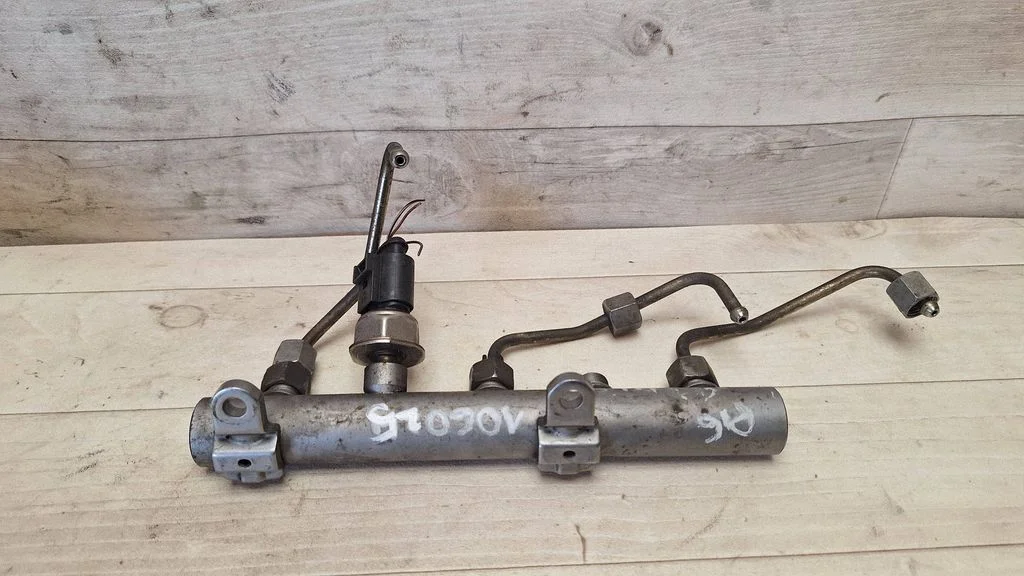 Fuel main line pipe 059130089AA