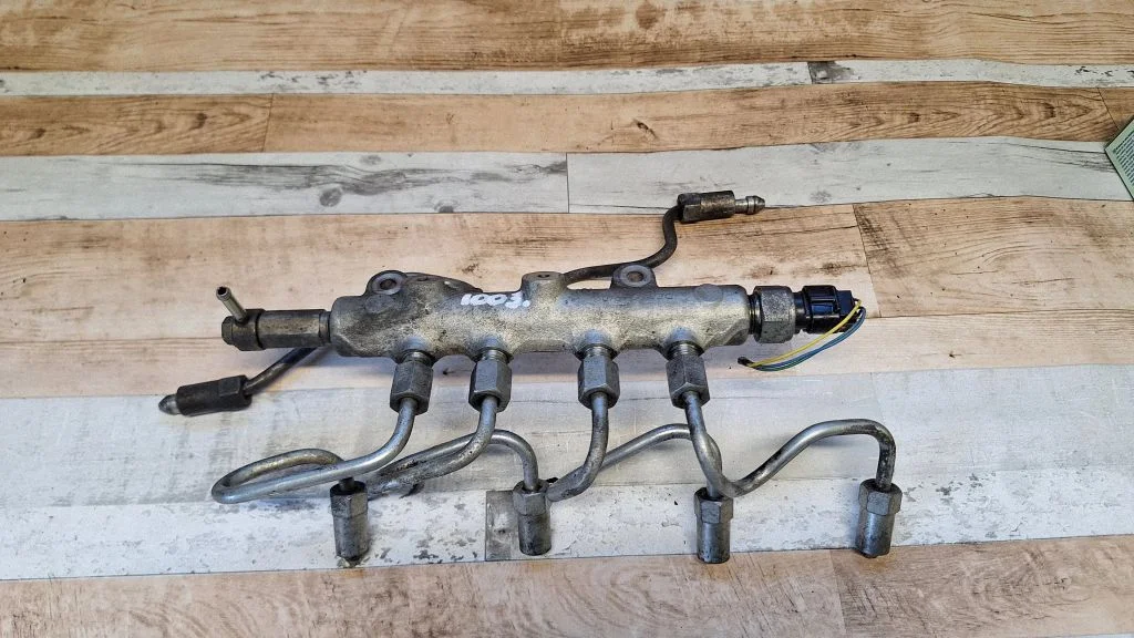 Fuel main line pipe
