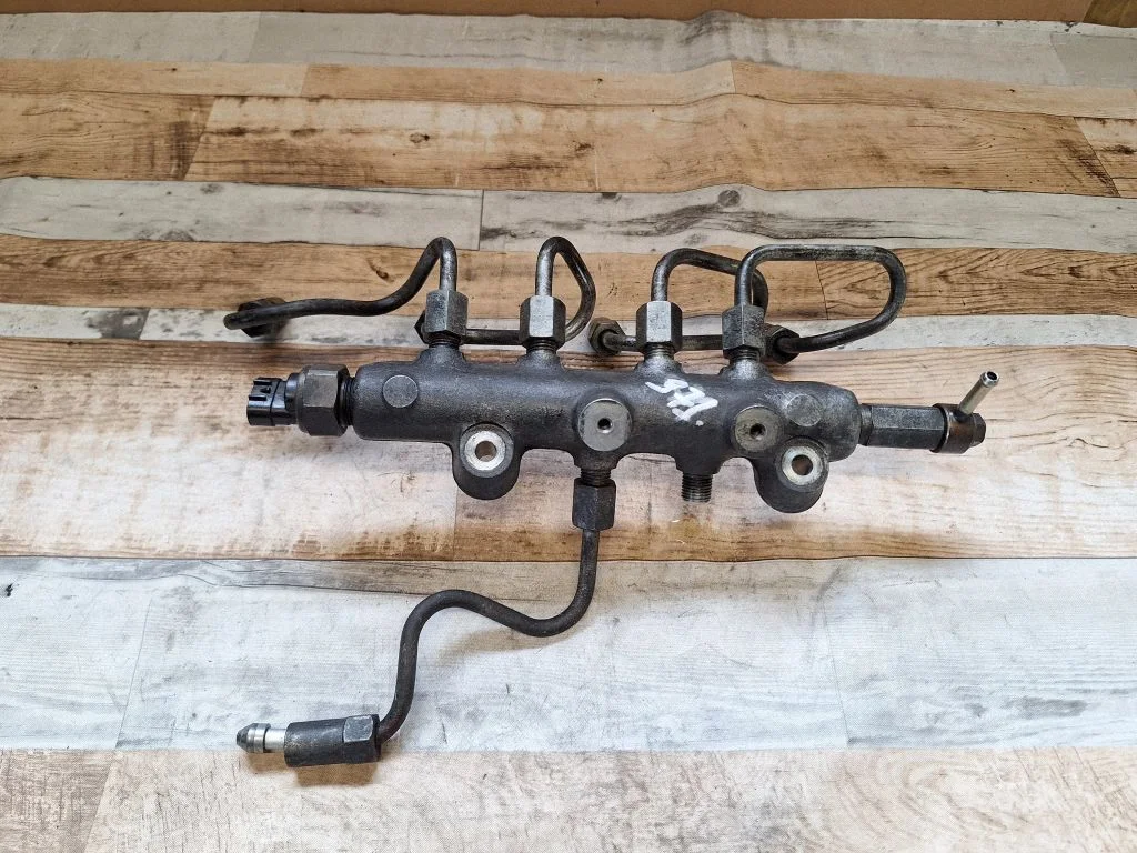 Fuel main line pipe