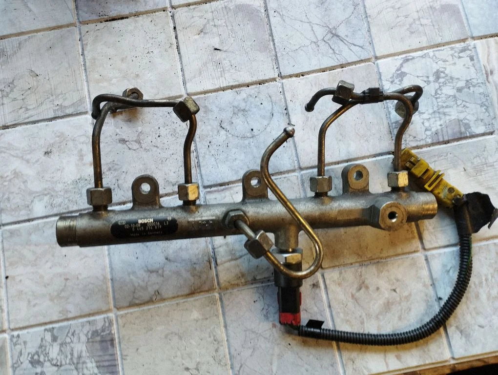 Fuel main line pipe 0445214019