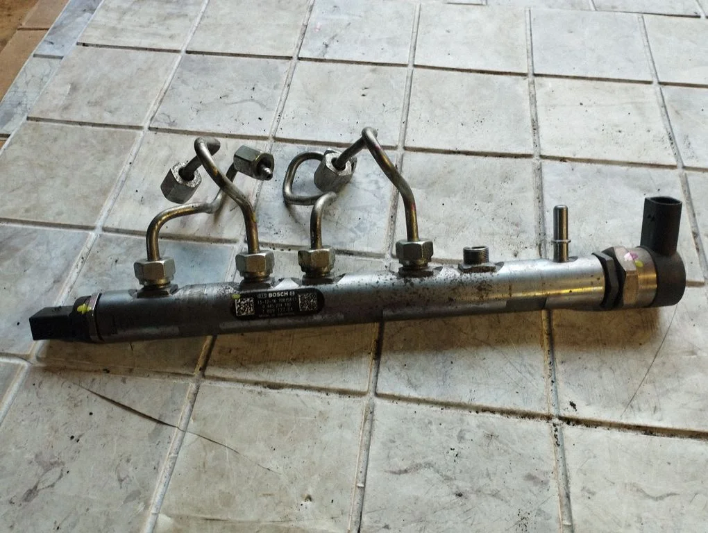 Fuel main line pipe 0445214182