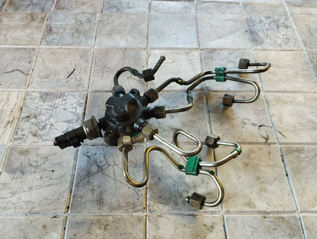 Fuel main line pipe 8200379933