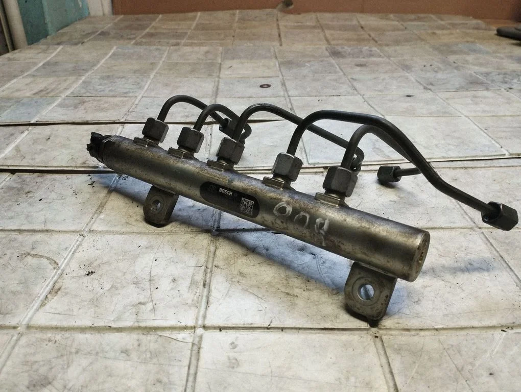 Fuel main line pipe 0445214095