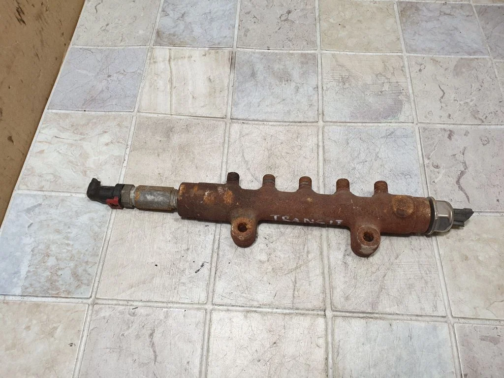 Fuel main line pipe