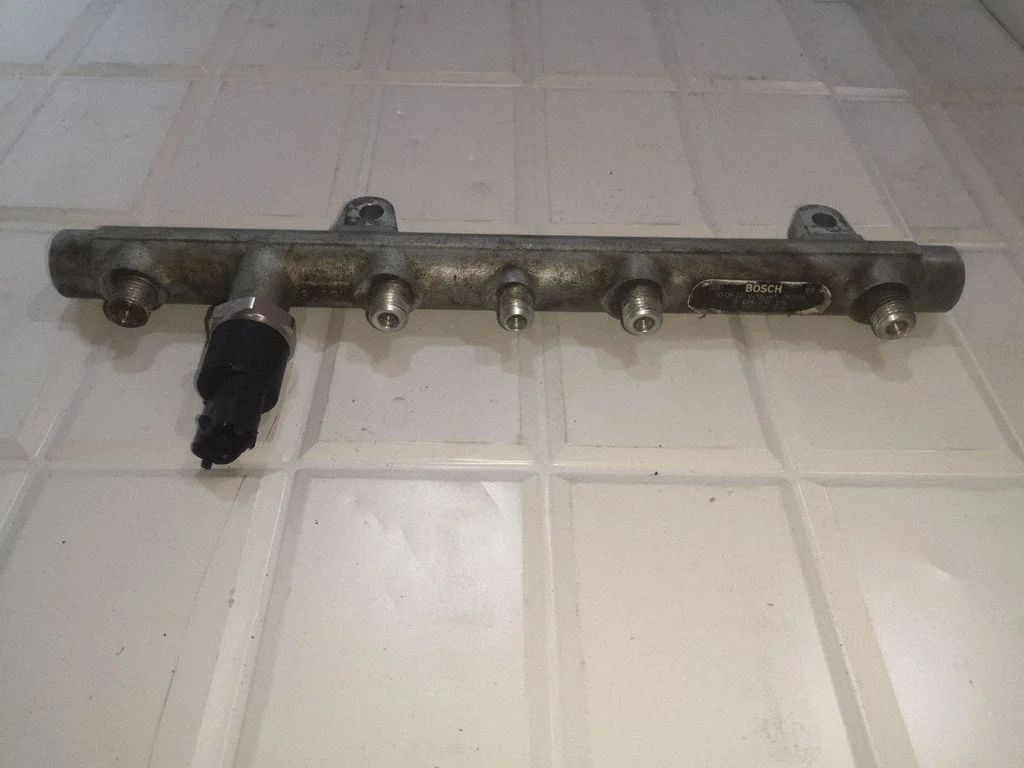 Fuel main line pipe – Mitsubishi Space Star (1998-2005)