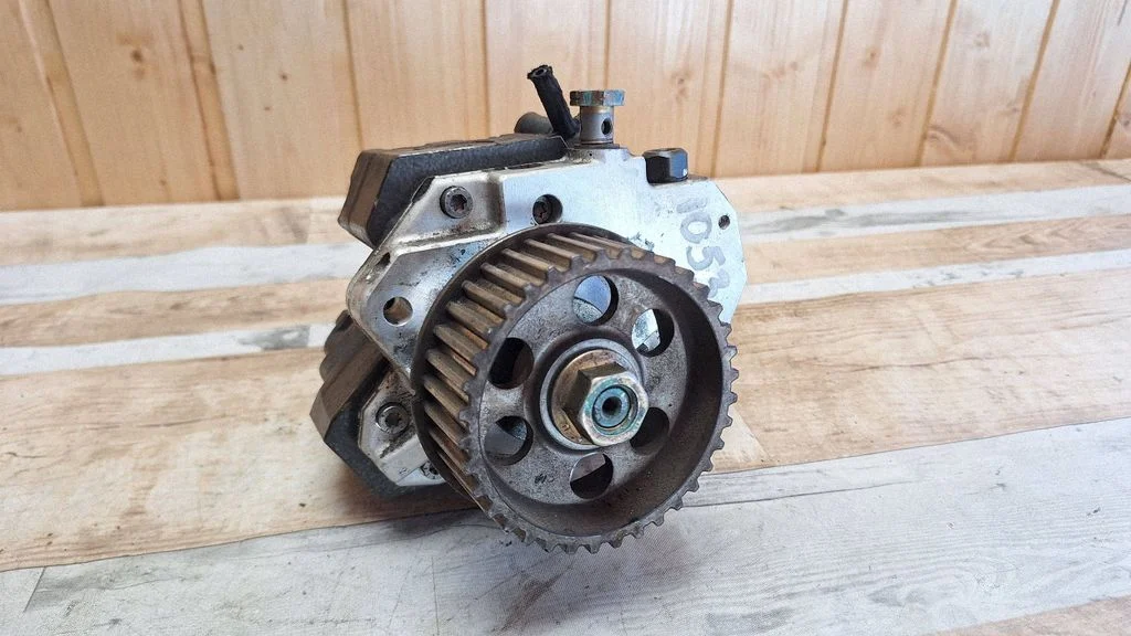 Fuel injection high pressure pump