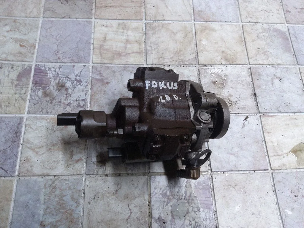 Fuel injection high pressure pump – Ford Focus C-MAX (2003-2010)