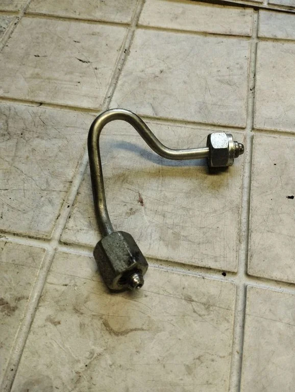Pihustitele kütuse etteandetoru(d) – BMW 1-seeria E81 E87 (2004-2011)