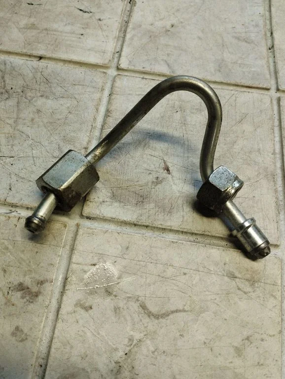 Pihustitele kütuse etteandetoru(d) – BMW 1-seeria E81 E87 (2004-2011)