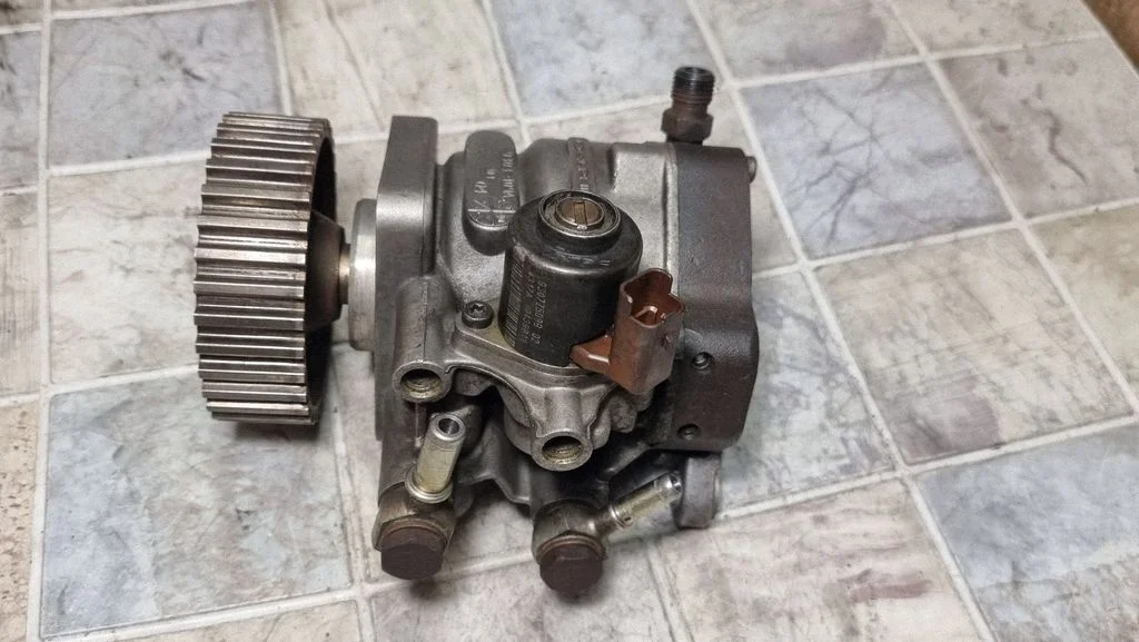 Fuel injection high pressure pump 9652615680