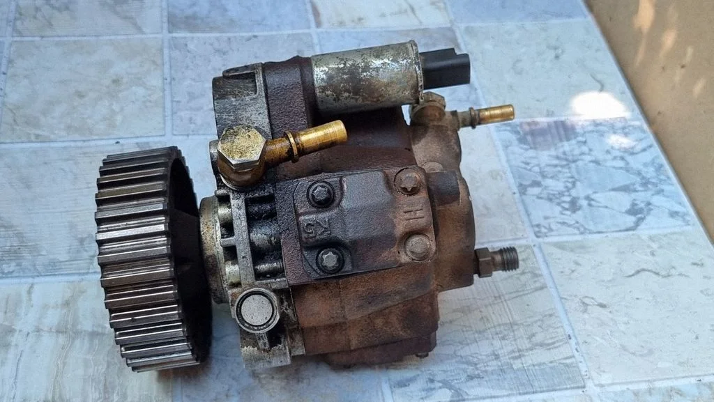 Kütuse kõrgsurvepump 9658176080