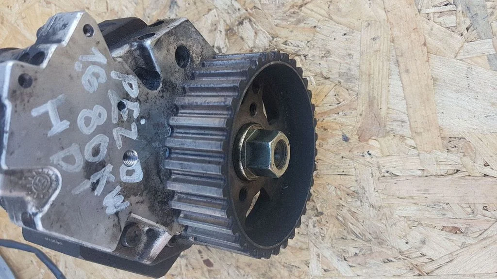 Fuel injection high pressure pump