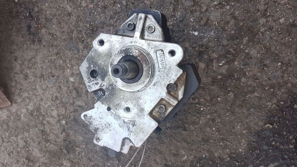 Fuel injection high pressure pump