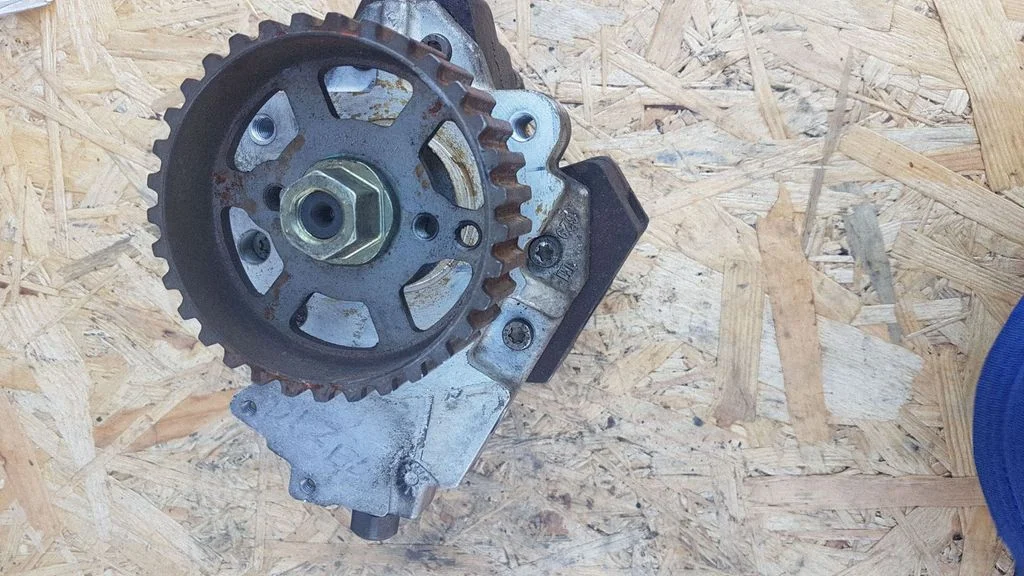 Fuel injection high pressure pump