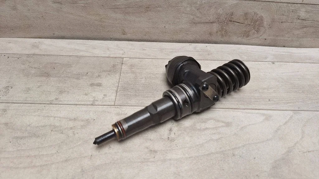 Fuel injector 038130073AG