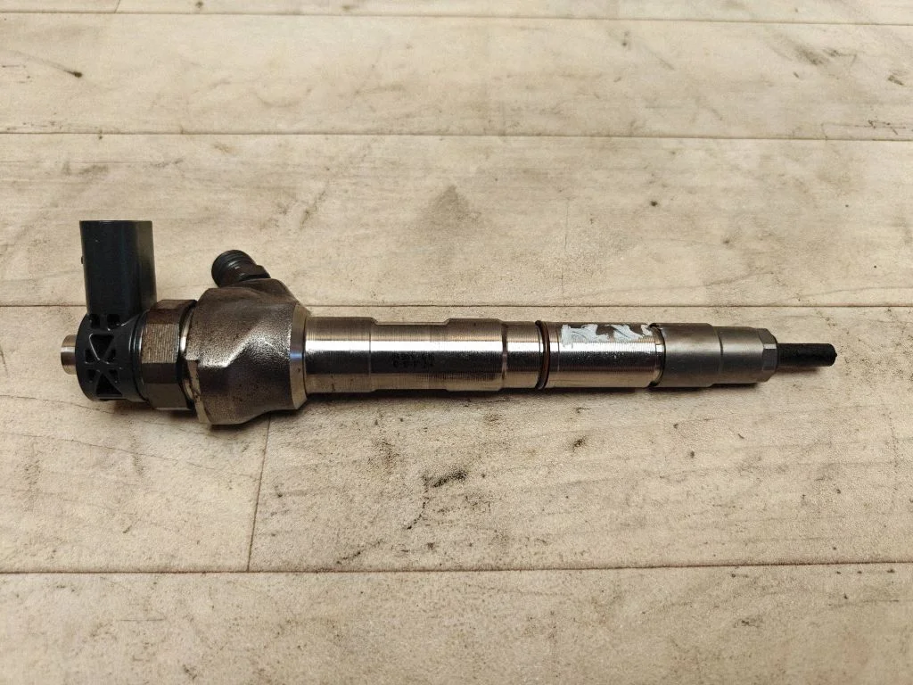 Fuel injector 04L130277AD